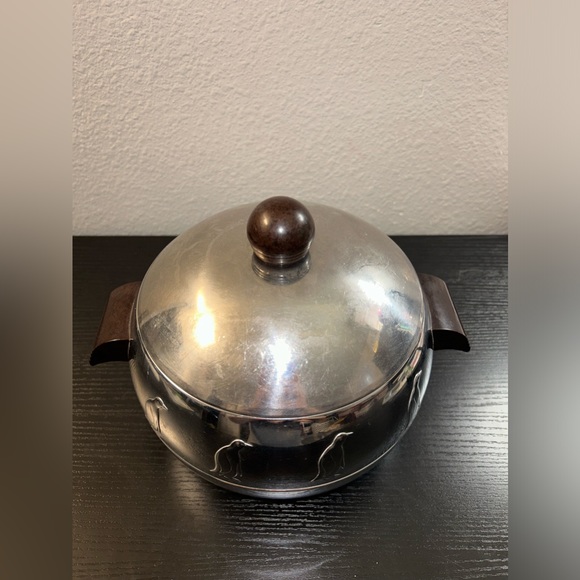 - Vintage 1950s West Bend PENGUIN Hot & Cold Server Ice Bucket w/Bakelite handle - Picture 3 of 6